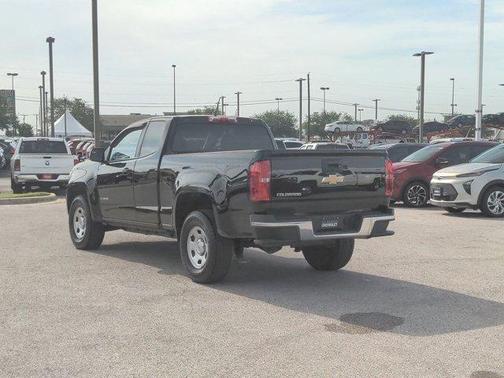 Photo 4 of 25 of 2019 Chevrolet Colorado WT