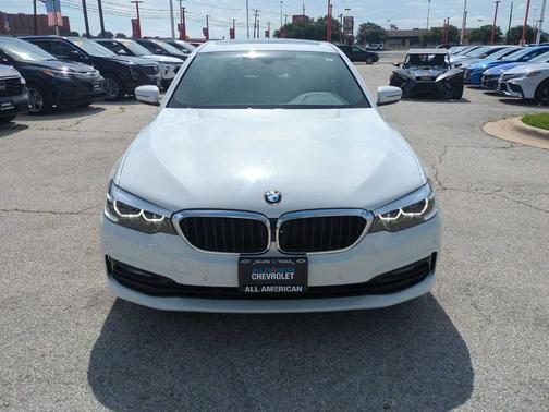 Alpine White 2018 BMW 530 i