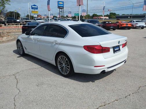 Alpine White 2018 BMW 530 i