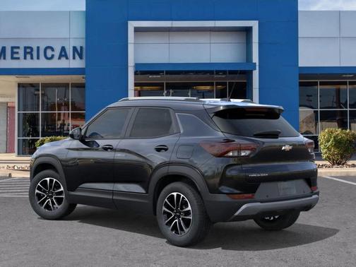 Mosaic Black Metallic 2026 Chevrolet Trailblazer LT