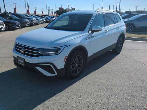 2024 Volkswagen Tiguan 2.0T SE