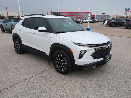 Summit White 2024 Chevrolet Trailblazer ACTIV