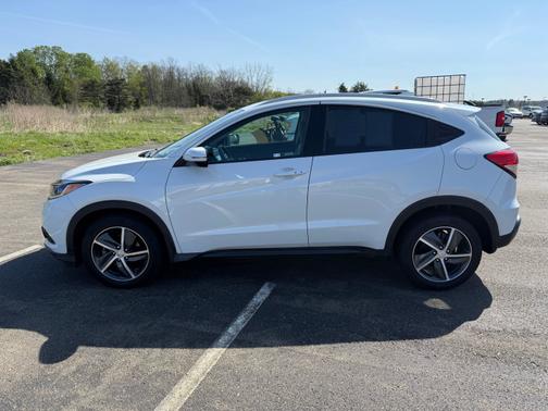 Platinum White Pearl 2021 Honda HR-V