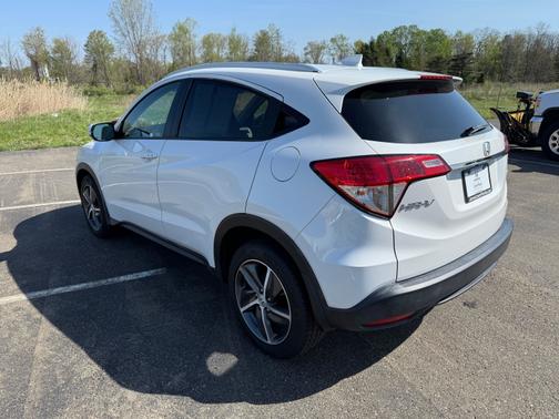 Platinum White Pearl 2021 Honda HR-V