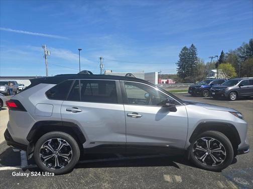 2025 Toyota RAV4 Hybrid SE