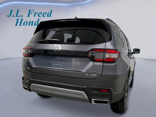 2025 Honda Pilot Touring 8-Passenger