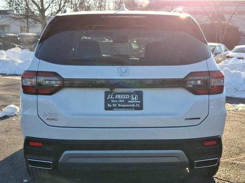 2023 Honda Pilot Touring 8-Passenger