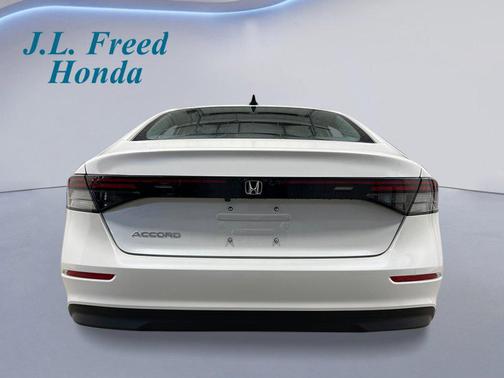 Platinum White Pearl 2026 Honda Accord SE