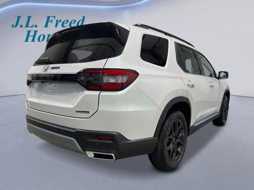 2025 Honda Pilot Touring 8-Passenger