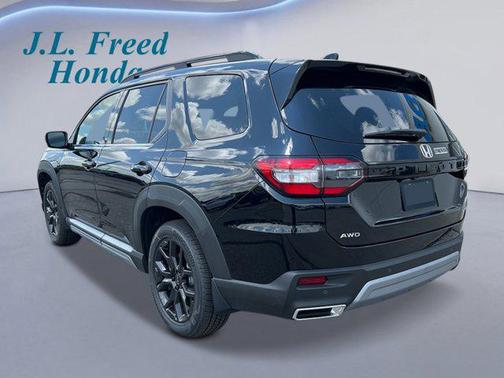 2025 Honda Pilot Touring 8-Passenger