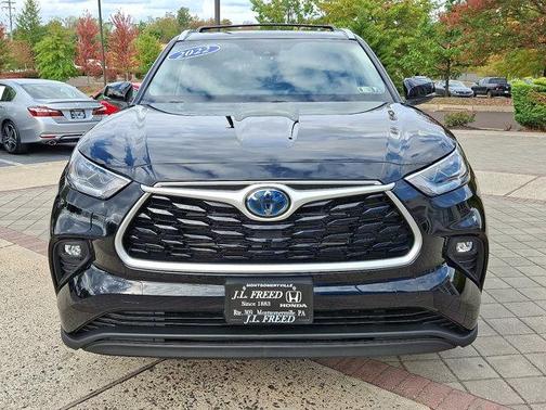 2022 Toyota Highlander Hybrid XLE