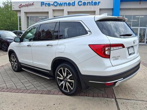 2022 Honda Pilot Touring 8-Passenger