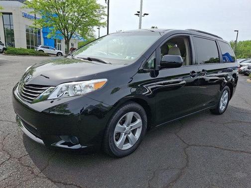 2015 Toyota Sienna LE