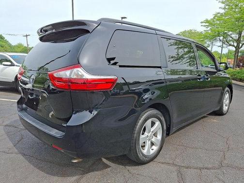 2015 Toyota Sienna LE