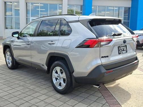 2020 Toyota RAV4 Hybrid XLE