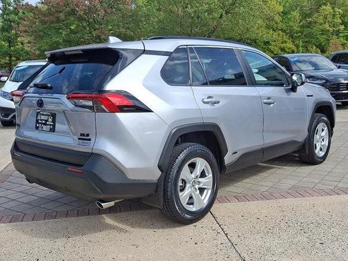 2020 Toyota RAV4 Hybrid XLE