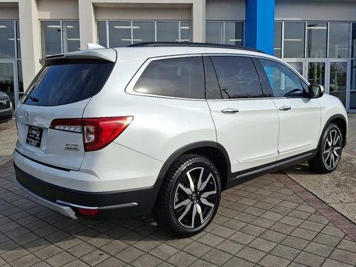 2022 Honda Pilot AWD Elite