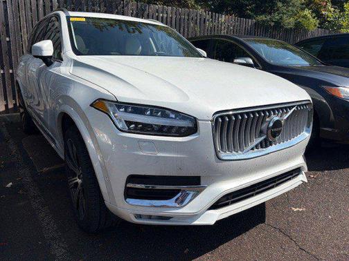 2024 Volvo XC90 B6 Plus Bright Theme 7-Seater