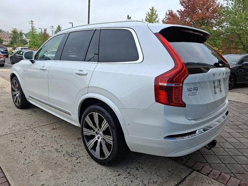 2024 Volvo XC90 B6 Plus Bright Theme 7-Seater