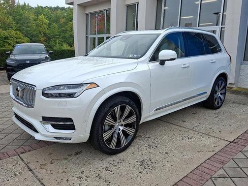 2024 Volvo XC90 B6 Plus Bright Theme 7-Seater