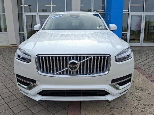 2024 Volvo XC90 B6 Plus Bright Theme 7-Seater