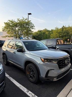 Sonic Gray Pear 2024 Honda Pilot TrailSport