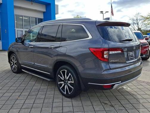 2022 Honda Pilot Touring 8-Passenger