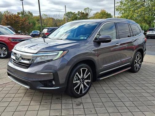 2022 Honda Pilot Touring 8-Passenger