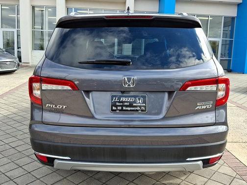 2022 Honda Pilot Touring 8-Passenger