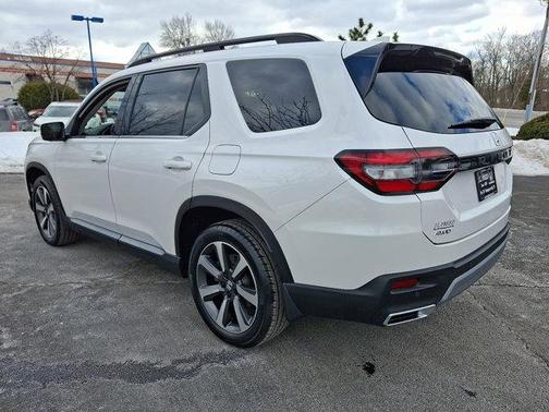2023 Honda Pilot AWD Elite