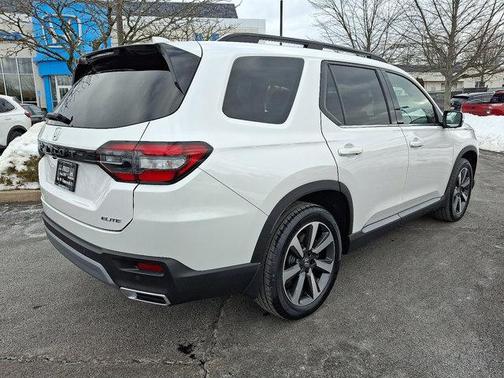 2023 Honda Pilot AWD Elite