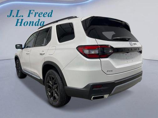 2025 Honda Pilot Touring 8-Passenger