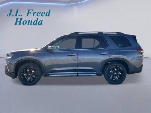 2025 Honda Pilot Touring 8-Passenger