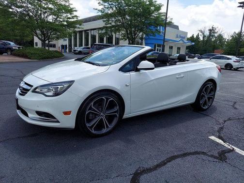 Photo 3 of 31 of 2016 Buick Cascada Premium