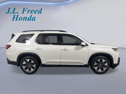 Platinum White Pearl 2026 Honda Pilot Elite