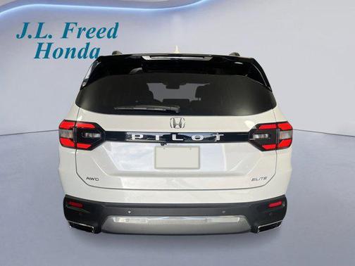 Platinum White Pearl 2026 Honda Pilot Elite
