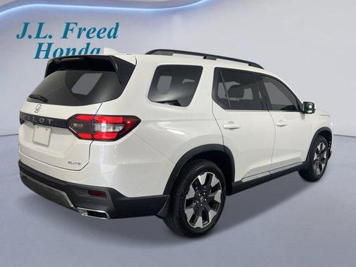 Platinum White Pearl 2026 Honda Pilot Elite