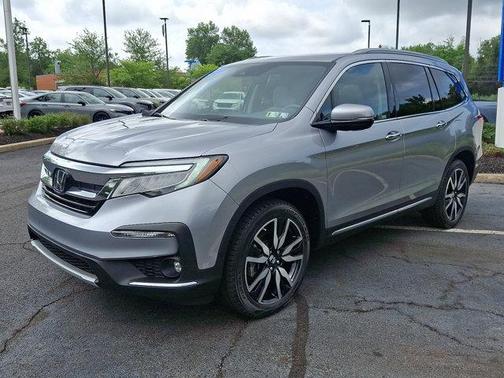 2022 Honda Pilot Touring 8-Passenger