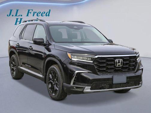 2025 Honda Pilot Touring 8-Passenger