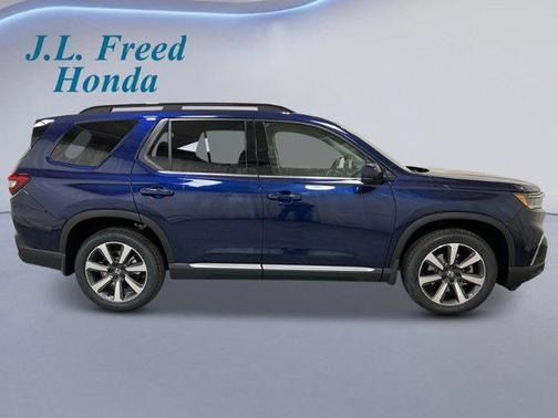 2025 Honda Pilot Touring 8-Passenger