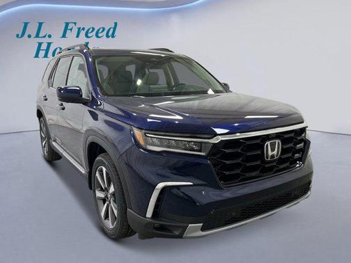 2025 Honda Pilot Touring 8-Passenger