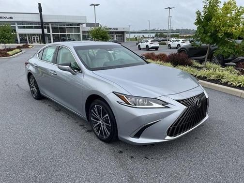 2025 Lexus ES 300h Base