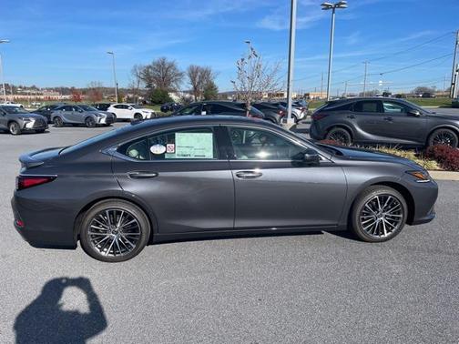 2025 Lexus ES 350 Base