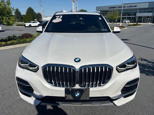 Mineral White Metallic 2023 BMW X5 xDrive40i
