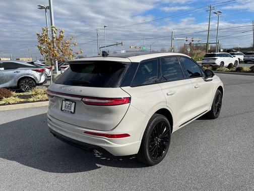 2024 Lincoln Corsair Premiere