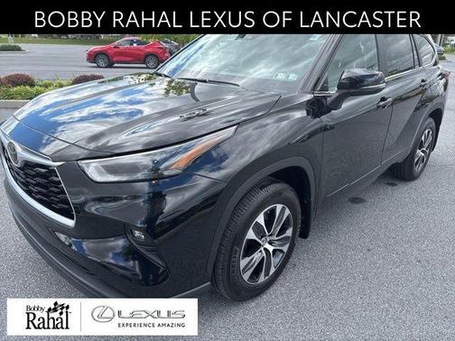 Midnight Black Metallic 2023 Toyota Highlander XLE