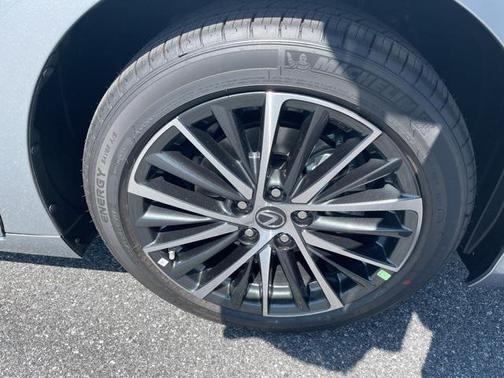 2025 Lexus ES 300h Base