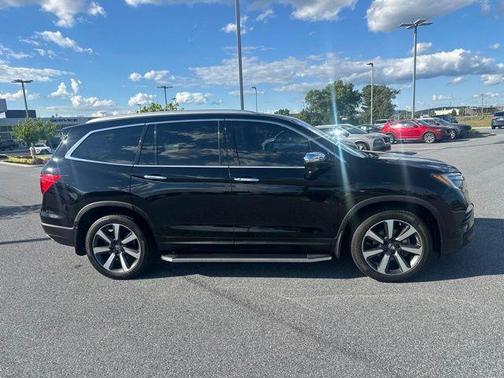 Crystal Black Pearl 2016 Honda Pilot Touring