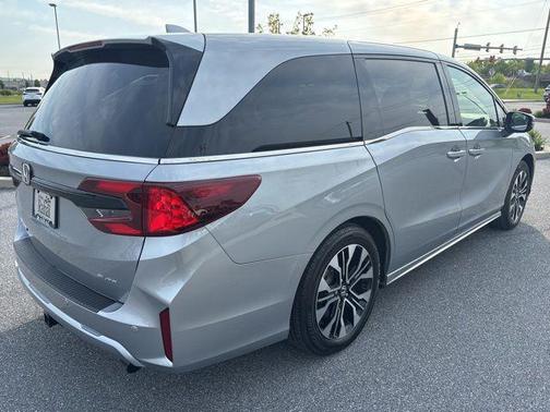 Silver 2025 Honda Odyssey Elite