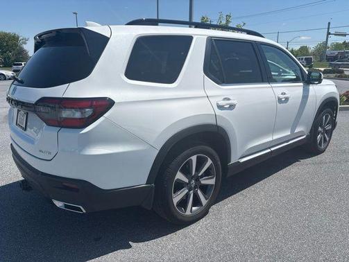 Platinum White Pearl 2025 Honda Pilot Elite
